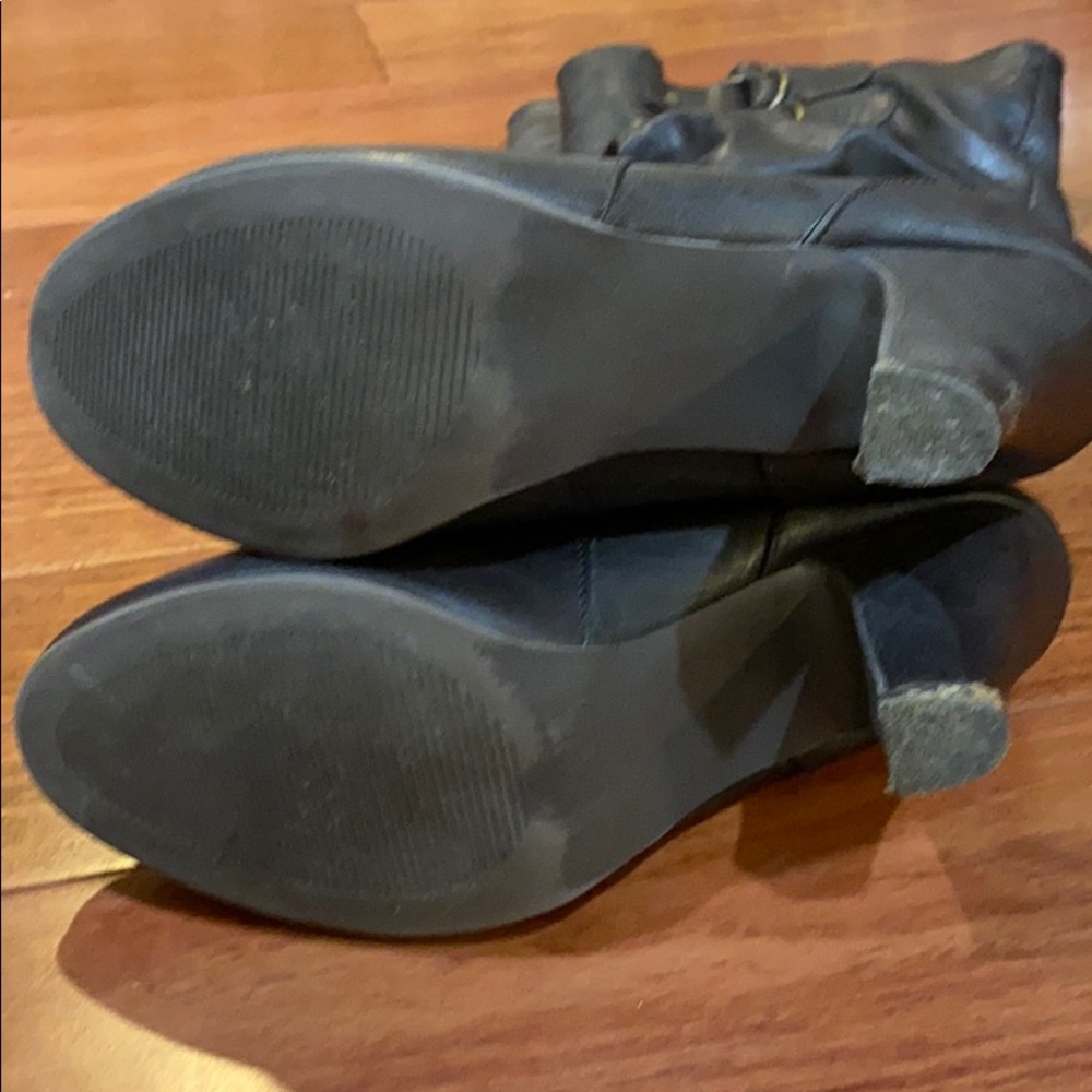 Boots - Picture 4 of 4